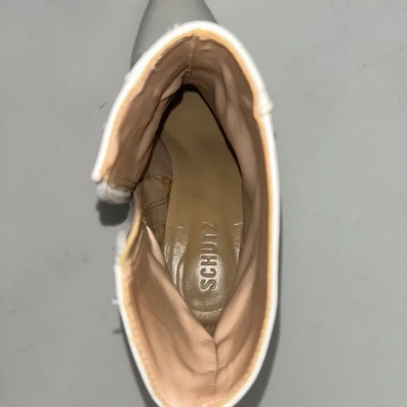 Schutz Bette Stiletto Leather Ankle Bootie in Off-White Size 7B - Picture 7 of 13